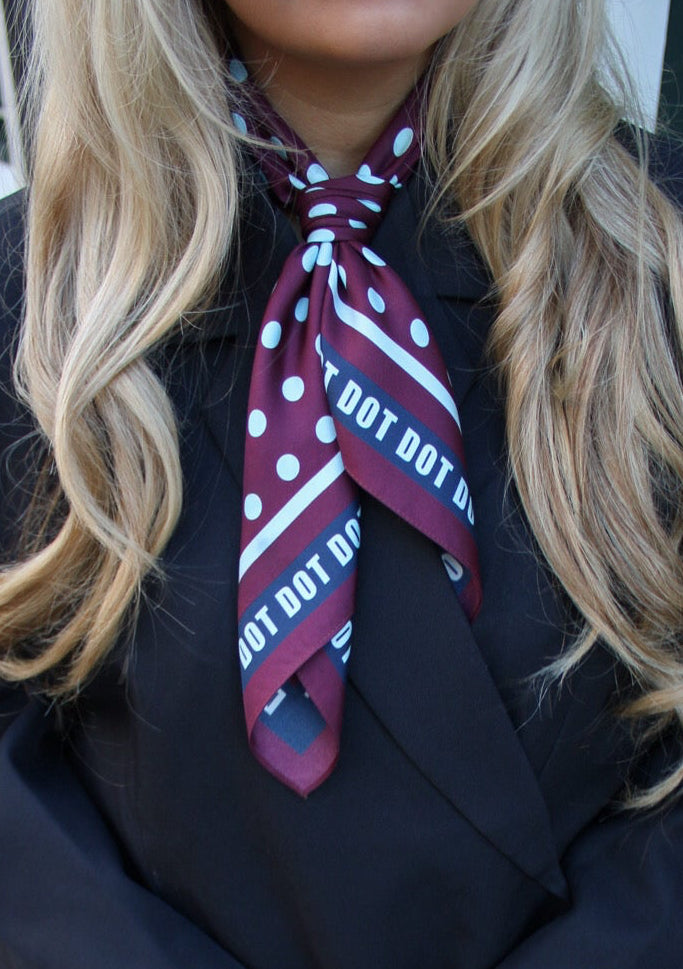 Scarf dottie