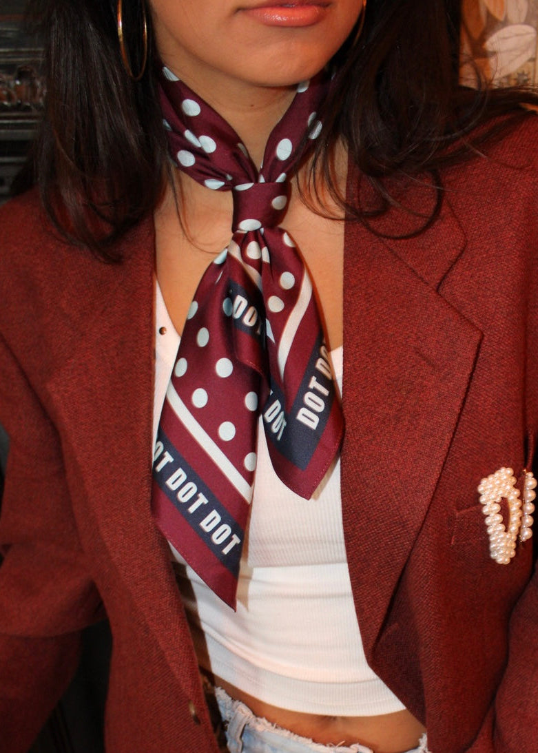 Scarf dottie