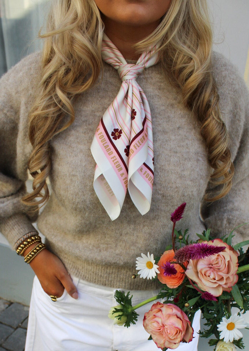 Scarf flowergirl
